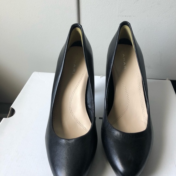 Tahari - Picture 3 of 5